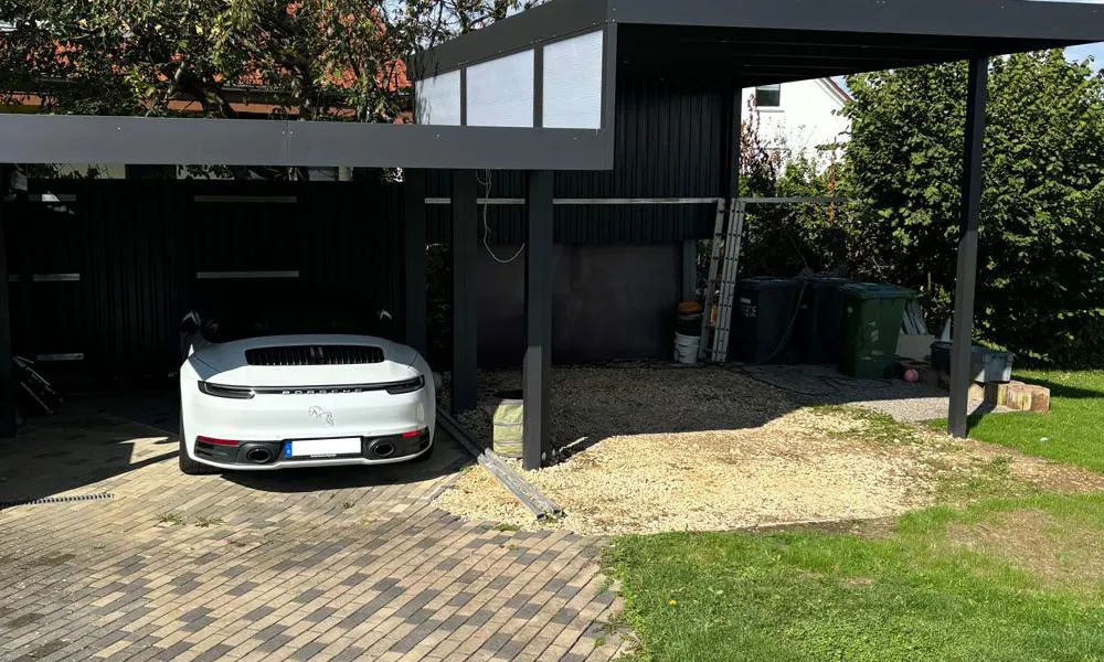 Doppelcarport aus Aluminium mit Flachdach in Göppingen